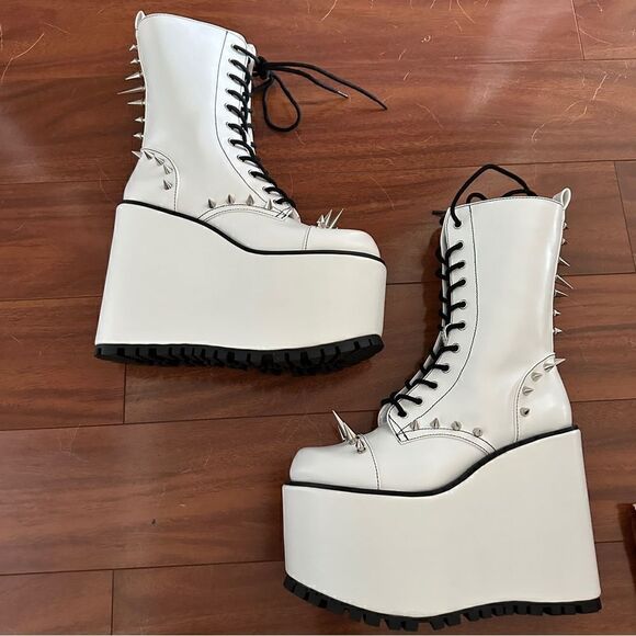 NIB Current Mood White radical riot spiked platform boots Sz 8 - Picture 4 of 9
